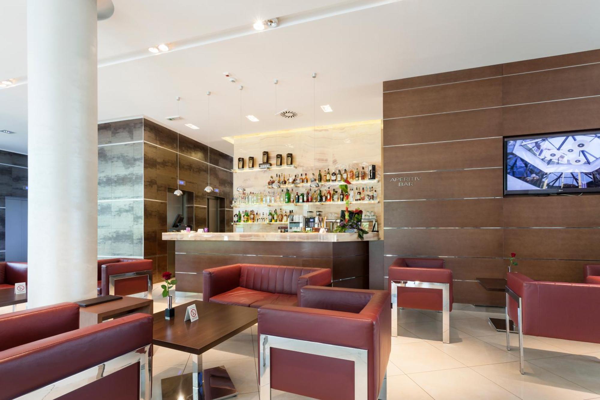 Hotel Premier Aqua - Adults Only ヴルドニーク エクステリア 写真 The lounge at the airport