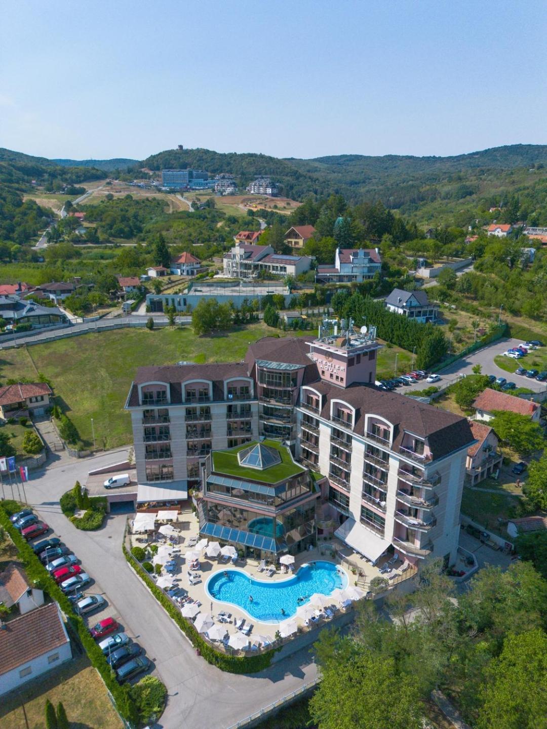 Hotel Premier Aqua - Adults Only ヴルドニーク エクステリア 写真 Aerial view of the hotel