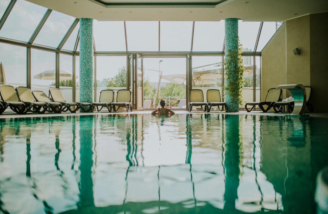 Hotel Premier Aqua - Adults Only ヴルドニーク エクステリア 写真 The swimming pool at the hotel